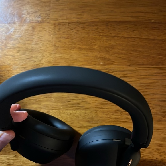 Sony WH-1000XM5 Wireless Headphones - Picture 4 of 11